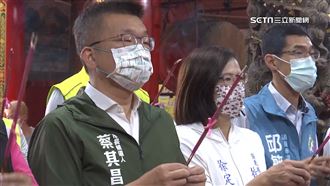 母雞帶小雞　蔡其昌率參選人拜白沙媽