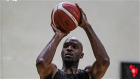 ▲戴維斯下賽季的身分認定掀起討論。（圖／翻攝自新北國王IG）