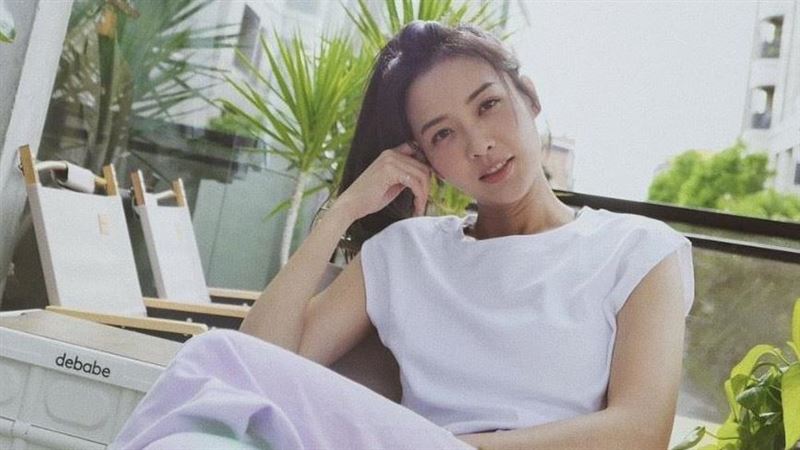 何蓓蓓穿婚紗曝喜訊　老公身份遭起底是渣男