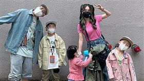 ▲韓星哈哈與星育有三個孩子，家庭幸福美滿。（圖／翻攝自IG sweetstar0001）