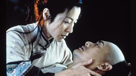 《臥虎藏龍》楊紫瓊和周潤發。（圖／索尼提供）