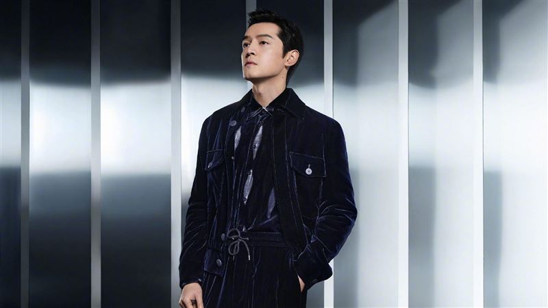 男星深夜曬照藏數字密碼　網：戀情官宣？