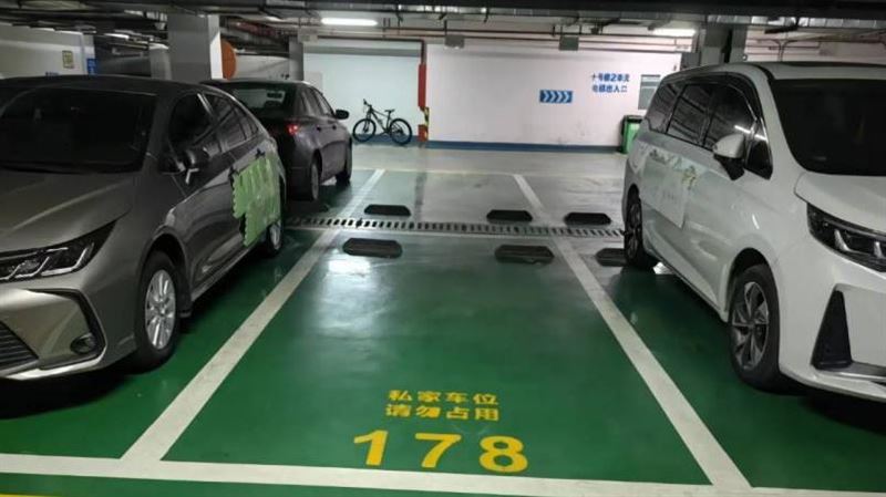 被刮怕！2車主「醜爆」自製超大防撞護具