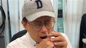 呱吉說，他不會幫任何政治人物為了選舉而出的爛書寫任何推薦、介紹、或書評的。（圖／翻攝自呱吉臉書）