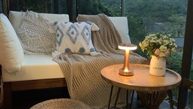 ▲ 歐美國家普遍在家使用「氣氛燈」，以「模仿太陽」的明亮光線，幫助對抗心情鬱悶。（圖／alit-lighting提供）