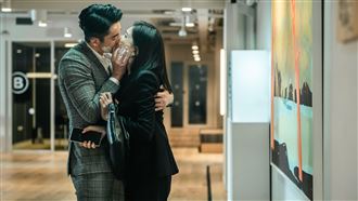 許瑋甯慘遭吳慷仁強吻　反被威脅錄影存證