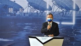 鏡電視董事長鄭優致詞鏡電視董事長鄭優6日出席開台記者會致詞時指出，目前已和系統業者溝通，有線電視最快有望5月底前上架；並表示新聞台已播出，期許提供不同新聞選擇，傳遞鏡新聞多元、專業、深度、國際、藝文及弱勢特色。中央社記者王飛華攝  111年5月6日