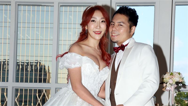 「資生堂千金」補辦婚宴！超辣身材擋不住