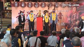 柯P偕黃珊珊跑市政　「挺中」董座先離場