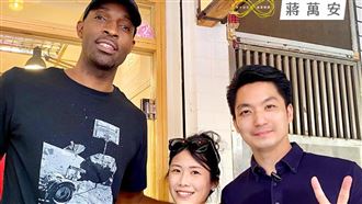 合照戴維斯挨轟選舉才蹭　蔣萬安：別計較