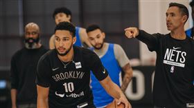 ▲籃網主帥奈許（Steve Nash）認為，西蒙斯（Ben Simmons）不需要練出投籃就已經能完美融入籃網陣中。（圖／翻攝自籃網推特）