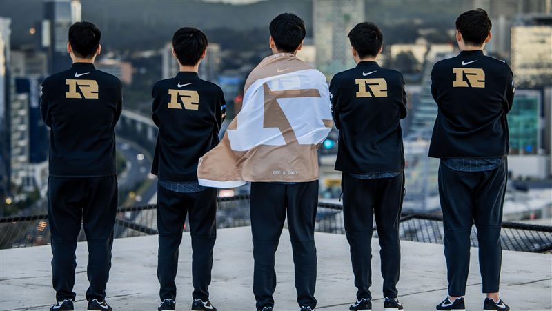 LOL世界賽防疫嚴！中國隊伍抱怨：被捅5次