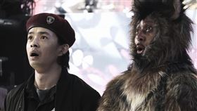 池松壯亮（左）和小田切讓（右）。（圖／friDay影音提供）