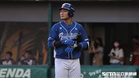 ▲富邦悍將一壘手范國宸遭到三振。（圖／記者劉彥池攝影）