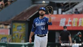 ▲富邦悍將先發投手安得勝。（圖／記者劉彥池攝影）