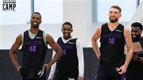 ▲新賽季國王將以福克斯（De'Aaron Fox）、沙波尼斯（Domantas Sabonis）和巴恩斯（Harrison Barnes）做為核心，試圖打破連續16年沒進季後賽的窘境。（圖／翻攝自國王推特）