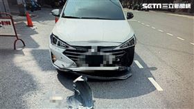 台中少年開租賃小客車連環撞，1騎士傷重不治。（圖／民眾提供）