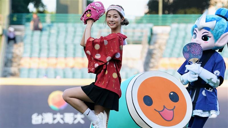 協尋雷神少慶　女神阿部瑪利亞開球讚王拔