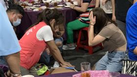 快訊／環南攤商晚會1人無呼吸心跳！「有醫護背景」里長參選人洪佳君急實施CPR，鍾小平辦公室提供