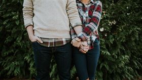 接吻,情侶（示意圖／Unsplash）