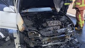 新北台64快速道路火燒車。（圖／翻攝畫面）