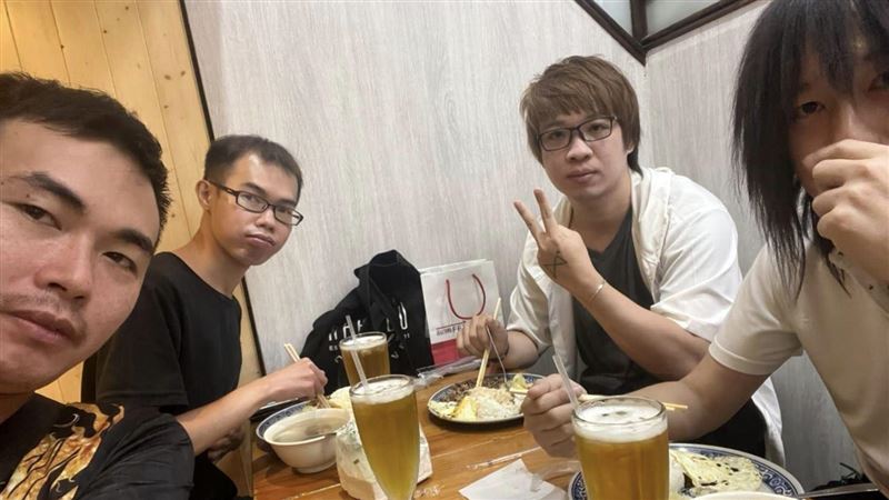 鄧佳華「四大天王」合體　釣出波多野回應
