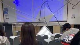 文大上課時「教室天花板」塌！傳1師受傷