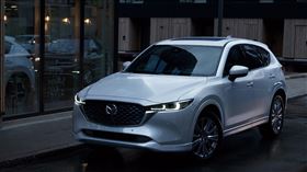 ▲2023年式MAZDA CX-5首度導入全新車色「雪幻白」。（圖／Mazda提供）