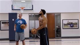 ▲唐斯（Karl-Anthony Towns）因為生病體重狂掉，短短幾天就瘦了8公斤。（圖／翻攝自灰狼推特）