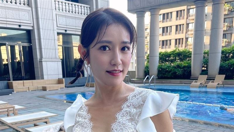 本土劇女星蕾絲遮點尬場　乍看根本沒穿