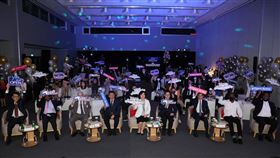 Open Arms啟動儀式，宣布台灣會展歡迎國際商務人士及會展活動來台。圖左至右大台南會展中心副總經理陳芷駖、中華國際會議展覽協會理事長吳菁正、外貿協會秘書長王熙蒙、經濟部國際貿易局主任秘書戴婉蓉、中華民國展覽暨會議商業同業公會理事長邱揮立、高雄展覽館總裁涂建國。（圖／貿協提供）