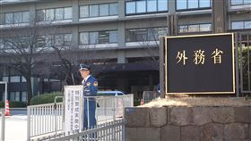 總統籲日與台進行安保對話 日官方首度回應總統蔡英文接受日本產經新聞專訪時，呼籲日本政府就安全保障、網路駭客攻擊等與台灣進行直接對話一事，日本外務省等官方單位8日首度做出回應。中央社記者楊明珠東京攝　108年3月8日