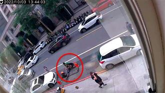 桃園C300短裙女起步撞維修工　警1事開罰