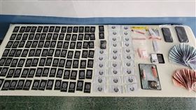 維護選前治安平穩　花蓮檢警查獲毒咖啡包（圖／花蓮縣警察局新］）