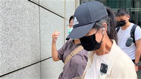 張錫銘,太太,假釋,出庭(圖／記者王宣晴攝影)
