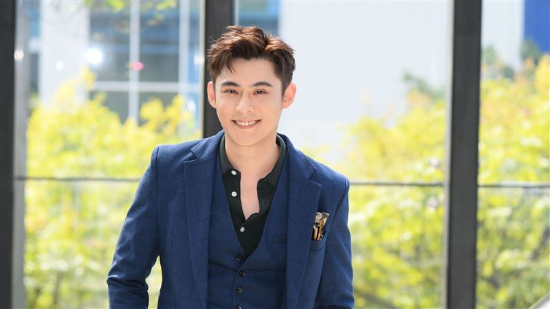 1個月瘦6公斤　陳奕雙頰浮腫奔醫院掛急診