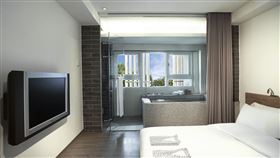 Just Sleep捷絲旅宜蘭礁溪館與花蓮中正館即日起至2022年11月29日攜手合作推出「宜花漫遊、買一送一」雙城假期住房專案,晶華國際酒店集團提供