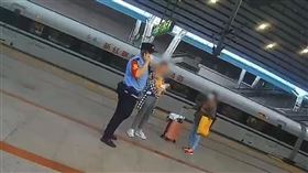 婦科醫術後私藏男嬰，警控「涉拐騙兒童」。（圖／翻攝自微博）