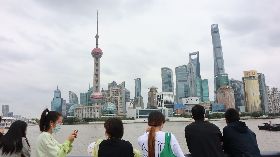 十一長假在地過節宣傳破功  上海外灘