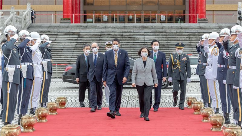 蔡英文軍禮歡迎　帛琉總統：堅定支持台灣