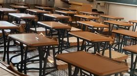 南投，男大生，科技大學，美工刀，濺血，霸凌，教室，課桌椅 (圖／翻攝自社會新聞大小事)