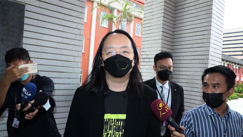 汲取烏克蘭經驗　唐鳳：建置備用衛星網路