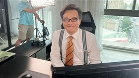 主播戴立綱入行近20年，第一次拍攝廣告。（圖／中天提供）