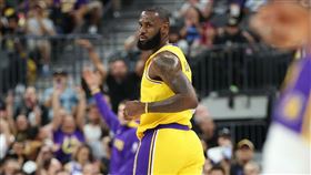 ▲詹姆斯（LeBron James）想當NBA球隊老闆。（圖／翻攝自湖人推特）