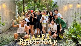 大牙（周宜霈）提前慶祝38歲生日。（圖／翻攝自宜霈vs大牙臉書）