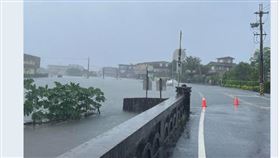 新／超大豪雨狂炸「宜蘭人曝災情」！多路段淹水　驚曝：都看不到路了▲（圖／翻攝自宜蘭知識+臉書）