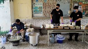 日籍拉麵連鎖店社長到花蓮災區煮麵送暖