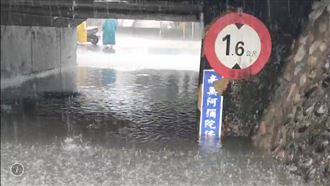 雨炸宜蘭！河濱公園被淹沒　涵洞淹掉一半