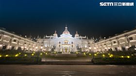 全台最大夢幻歐風城堡「佐登妮絲」夜景超吸睛。（圖／台達電提供）