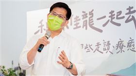 林佳龍舉行新書《和林佳龍一起去旅行：那些走讀、療癒、愛戀山海的光合之旅》發表會（圖／林佳龍競辦提供）